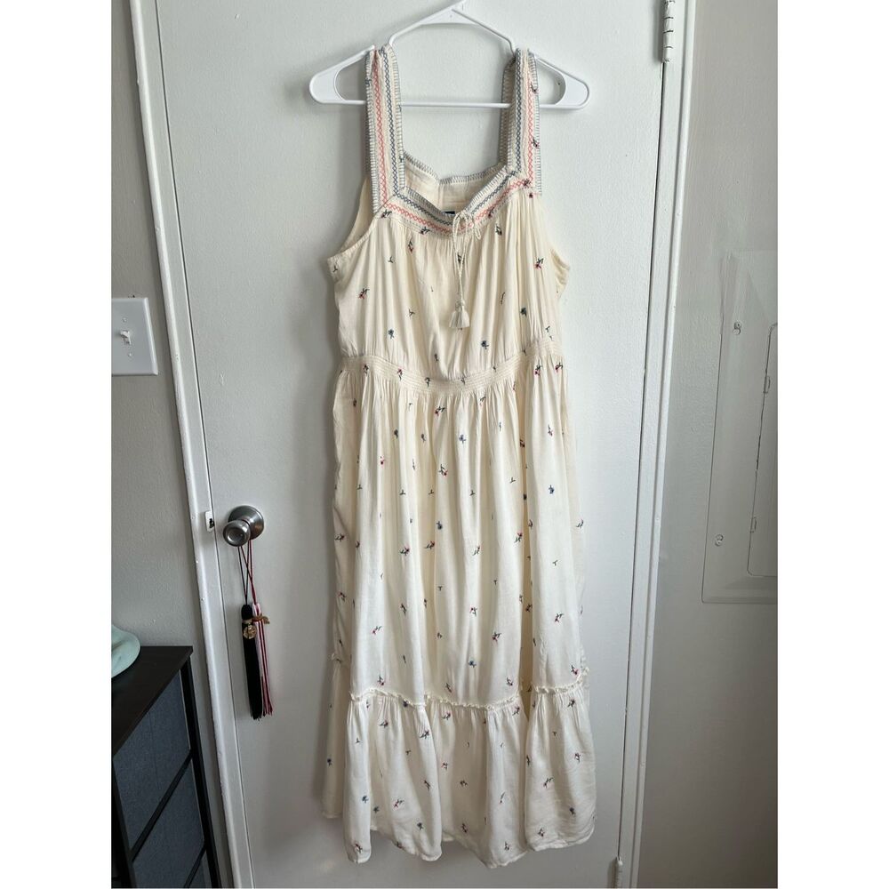 Elegant Cream Maxi Dress